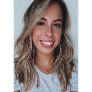 Meet your Posher, Caitlyn